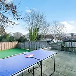Luxurious House In Wembley - Garden