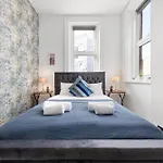 Modern 2 Bedroom Flat - Near Primrose Hill, Camden Market, Regent\'S Park - Good Links To Kings Cross, Euston, Finchley Road Station - Nw3 London