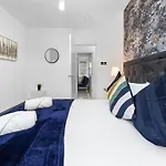 Modern One Bedroom Flat - Sleeps 3 - Transport Links - Finchley Road, Euston, King Cross Station - London Nw3