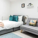 S3 Central-Comfy,Quiet Studio-Balcony