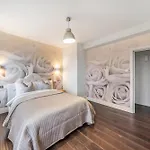 Relax, Play And Work In London