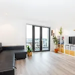 Sensational 2Br Wviews & Balcony In Wandsworth