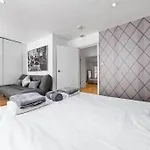 3 Bedroom Apartment In Haymarket Central London Sleep 10 Hy2