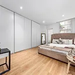 3 Bedroom Apartment In Haymarket Central London Sleep 10 Hy2