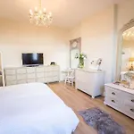 Swanky London Pad In Putney
