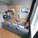 1 Bedroom Flat In Wood Green Piccadilly Line