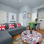 1 Bedroom Flat In Wood Green Piccadilly Line