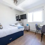 Capital Apartment 856, Chelsea Cloisters