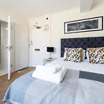 Capital Apartment 856, Chelsea Cloisters