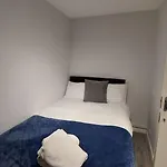 2-Bed Apartment In King\'S Cross Central London
