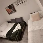 2-Bed Apartment In King\'S Cross Central London