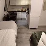 2-Bed Apartment In King\'S Cross Central London