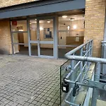 Entire Flat In Ealing