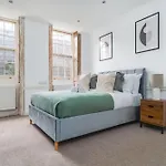 Vauxhall - 2Br With Patio - Cityapartmentstay