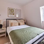 The North Notting Hill Crib - Bright 1Bdr Flat