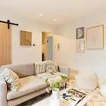 The North Notting Hill Crib - Bright 1Bdr Flat