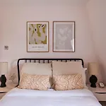The North Notting Hill Crib - Bright 1Bdr Flat
