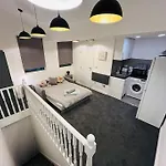 City Studio Escape Near Emirates