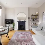 Stylish & Modern London Apartment In Honor Oak