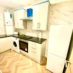 Beautiful Two Bedroom Flat With Free Car Park In Central London