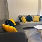 Tooting Lodge London - Cosy 2 Bedroom House With Garden, 5 Mins Walk To Tube Station