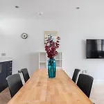 Beautiful 3 Bd House In Paddington