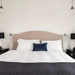 Beautiful 3 Bd House In Paddington