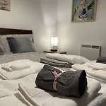 Entire Flat In Ealing