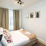 Charming Spacious 2Br Flat Near Station Plus Parking