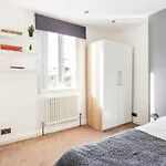 3 Bedroom Central London Townhouse 2Min To Station, Sleeps 8