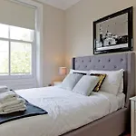 F7 Large 2Bed Kensington