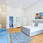 F1 Outstanding 1 Bed Duplex