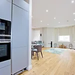 F1 Outstanding 1 Bed Duplex