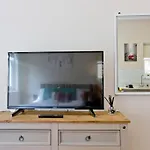 F3 Bright And Cheerful Studio
