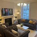 Flat In The Heart Of Holland Park