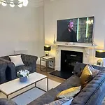Flat In The Heart Of Holland Park
