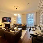 Flat In The Heart Of Holland Park