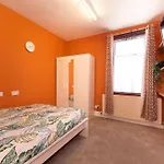Barking Road Comfy House