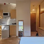 Bright Studio Apartment Highgate