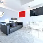 Central London Luxury Studios Fulham Close To Underground Newly Refurbished