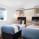 Cosy And Stunning Abode In London