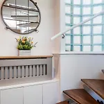 Cosy And Stunning Abode In London
