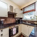 Museum Street Apartment, sleeps 3