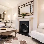 Delightful Kensington Apartment