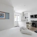 Sleek & Well-Connected Studio Flat Archway!