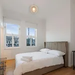 Stunning 1-Bed Flat In London 20 Mins From Central London