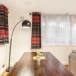 Spacious Ground Floor Apartment - Fab Location