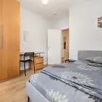 Spacious Apartment Near Hammersmith Staion