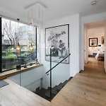 Stunning 3 Bedroom, 3 Bathroom Duplex With Terrace