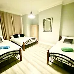One Bedroom Ground Floor Apartment In Central London